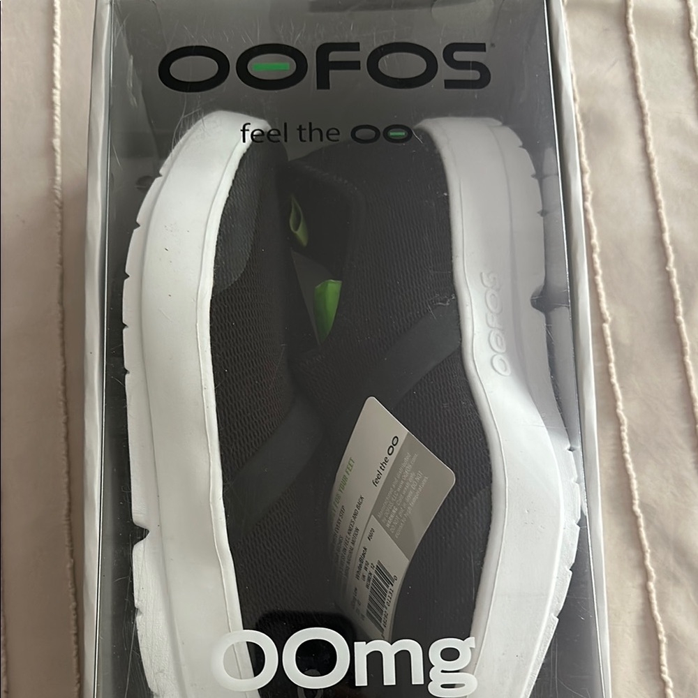 OOFOS OOmg Low Black and White Sneakers with Cushioned Sole